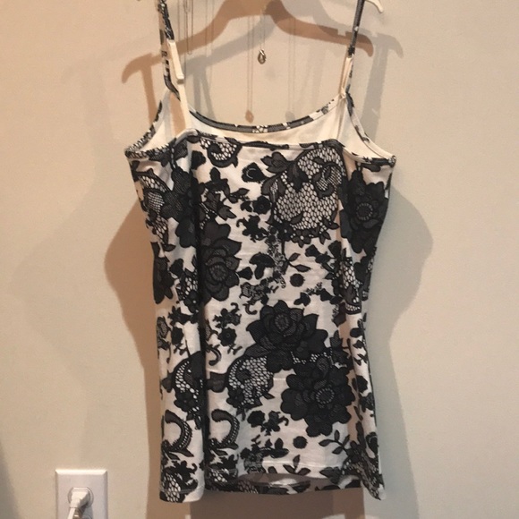 Striped Tank Top w/ Built In Bra - Picture 4 of 5